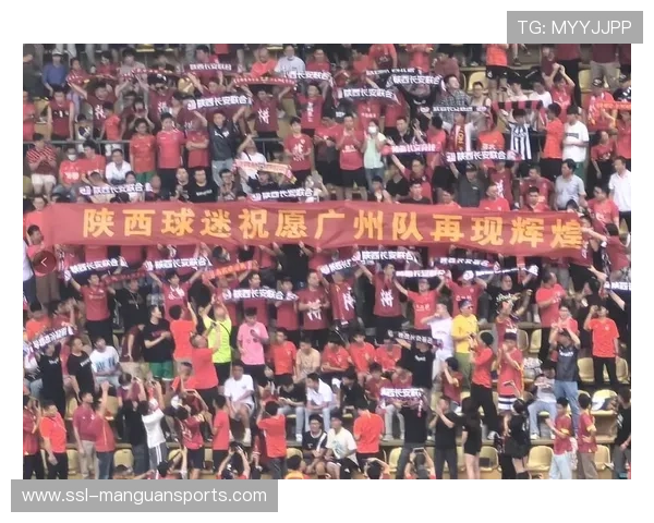 广州豹主场球迷热情助燃球队奋力冲刺展现城市体育凝聚力 广州豹主场球迷热情助燃球队奋力冲刺展现城市体育凝聚力